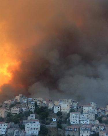 السلطات الجزائرية تعلن تطورات إخماد الحرائق