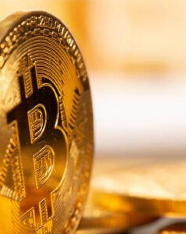 سعر "بيتكوين" يتجاوز 51 ألف دولار أمريكي لأول مرة منذ مايو 2021