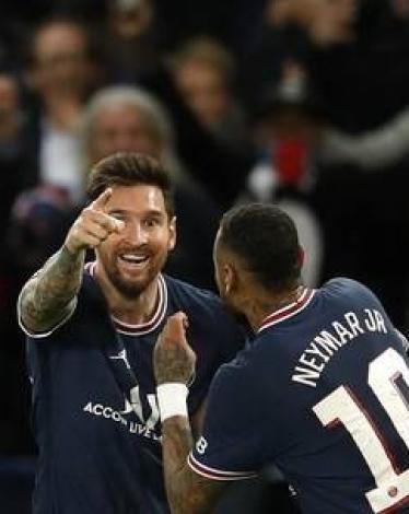 صورة لثلاثي سان جيرمان تشعل مواقع التواصل