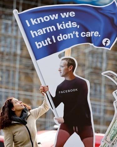 تنامي دعوات مقاطعة "فيسبوك" تجاريا بعد الوثائق المسربة