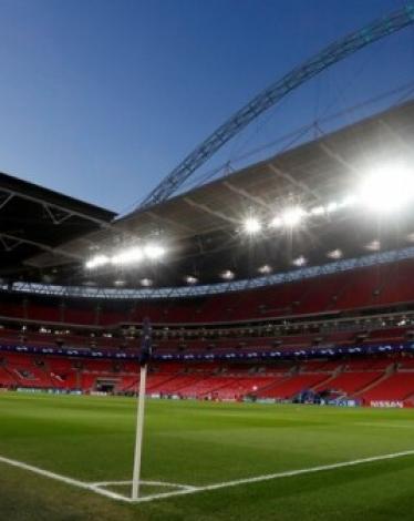 أبرزها قمة الكلاسيكو.. مواجهات من العيار الثقيل اليوم بملاعب العالم