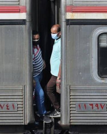 مصر.. جنزير معدني على سكة حديد كاد يسبب كارثة