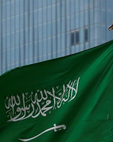 أمير سعودي يسدد ديون يوتيوبر شهير قضى في حادث مريع
