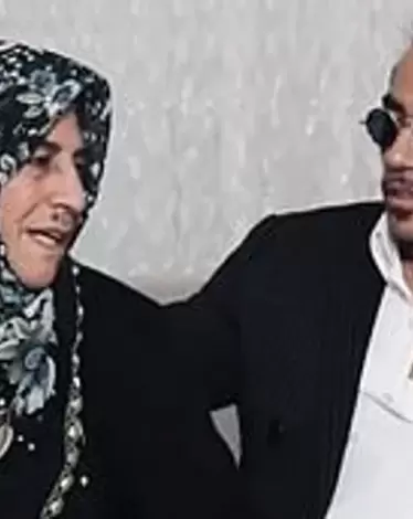 بعيدا عن اللحم بالذهب.. انتقادات لاذعة للشيف نصرت "بسبب أمه"