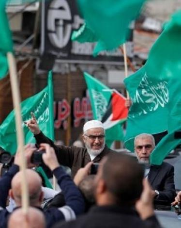 حماس تهنىء الشيخ رائد صلاح بعد الإفراج عنه من سجون الاحتلال