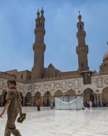 "الصحابة كانوا يعزفون بآلة العود".. عالم أزهري يعلق حول "تحريم الموسيقى"