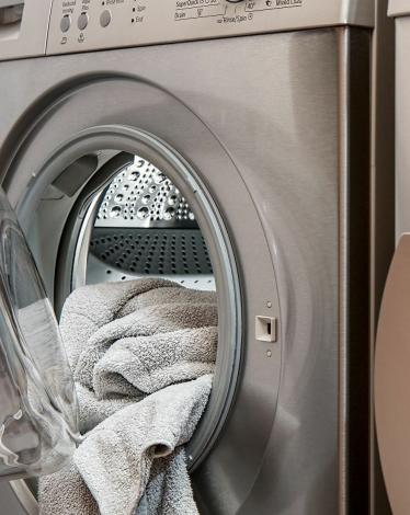 احذر وضع سجادة المرحاض في الغسالة.jpg