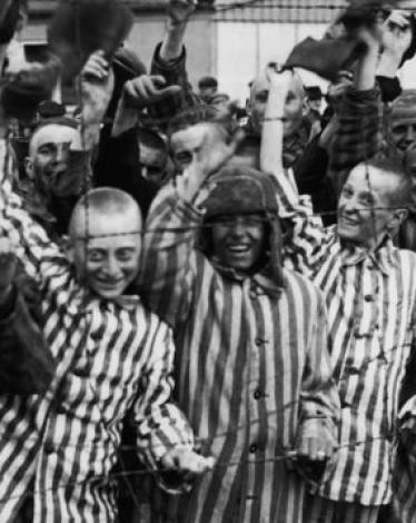 كم ناجيا من محرقة هتلر يعيش حاليا في اسرائيل