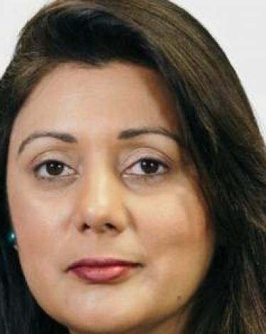 وزيرة بريطانية سابقة: تمت إقالتي من منصبي بسبب عقيدتي الإسلامية