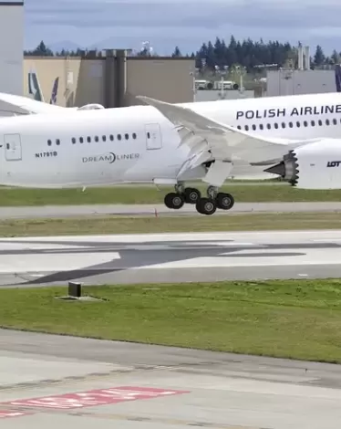 روسيا تغلق مجالها الجوي أمام طائرات 3 دول أوروبية