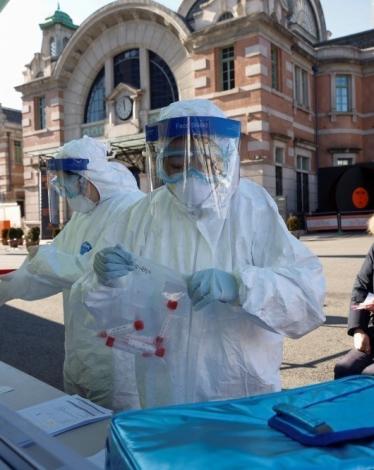 كورونا حول العالم.jpg