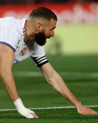 كريم بنزيمة.. عنوان الخبر المؤسف لريال مدريد قبل الكلاسيكو