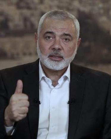 هنية يهاتف وزير الخارجية الماليزي ويطلعه على جرائم الاحتلال في الأقصى