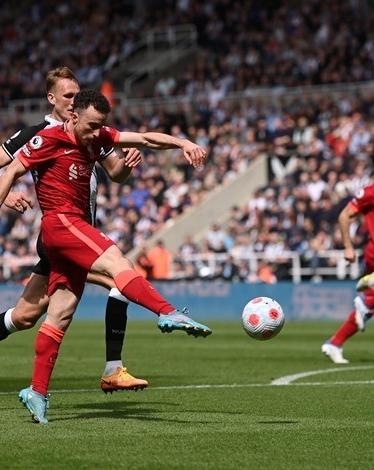 ليفربول يحقق فوزا صعبا على أرض نيوكاسل