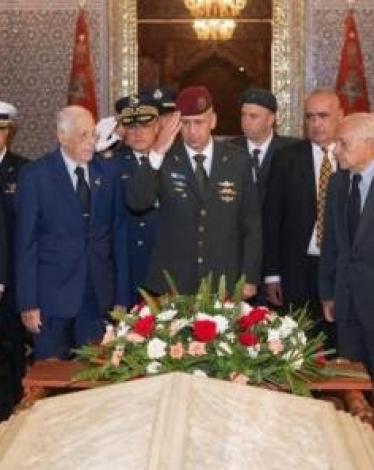 هذا ما فعله "كوخافي" على قبر الملك الحسن الثاني بالمغرب