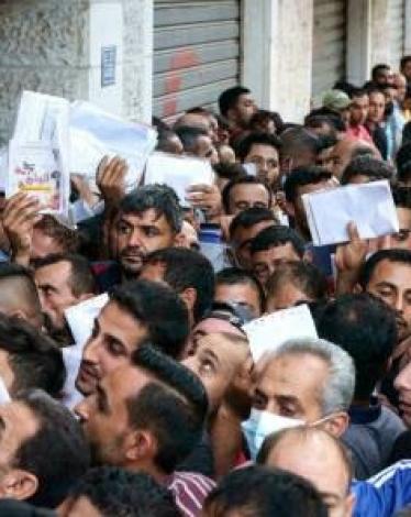 نقابات العمال بغزة : 13 ألف تصريح بين رفض أمني وانتظار