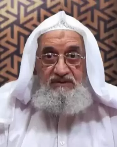 "دفنوه سراً".. مسؤول أفغاني سابق يكشف عن مكان دفن الظواهري