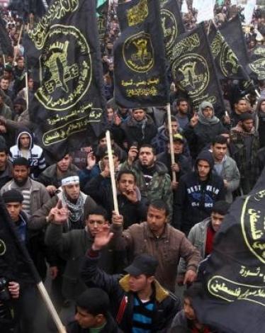 الجهاد الإسلامي توزع مساعدات مالية لعوائل شهداء العدوان الإسرائيلي الأخير على غزة