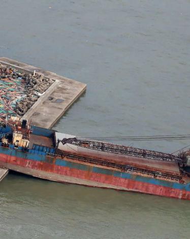 اليابان: إلغاء 65 رحلة جوية بسبب إعصار "ميري"