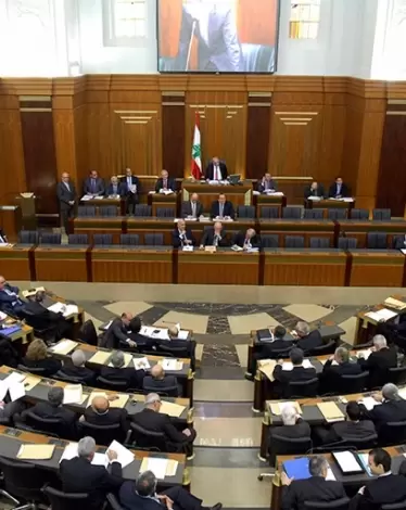 قرار بزيادة رواتب الموظفين والعسكريين اللبنانيين 3 أضعاف