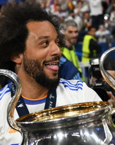 مفاجأة مارسيلو وتبادلية برشلونة.. انتقالات اليوم الأخير