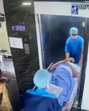 مصعد كاد يمزق جسم مريض لنصفين