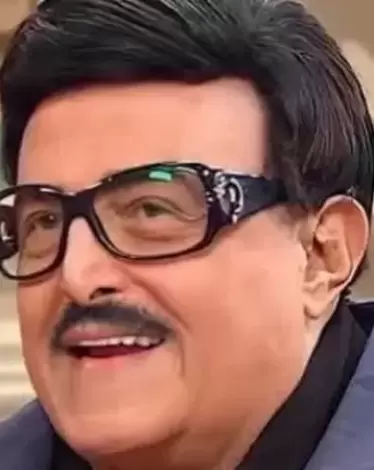 شاب على تيك توك يشغل المصريين.. الخالق الناطق سمير غانم