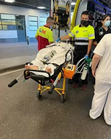 الجزائر..رفضت الزواج منه فصب عليها البنزين وأضرم النار فيها