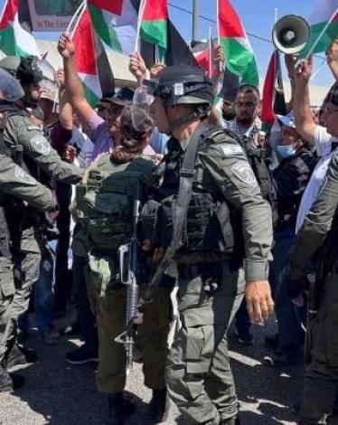الاحتلال يقمع مسيرة بيت دجن شرق نابلس