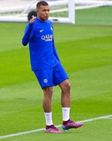 مبابي يفاجئ الجميع بعد 3 أيام فقط من نهائي كأس العالم