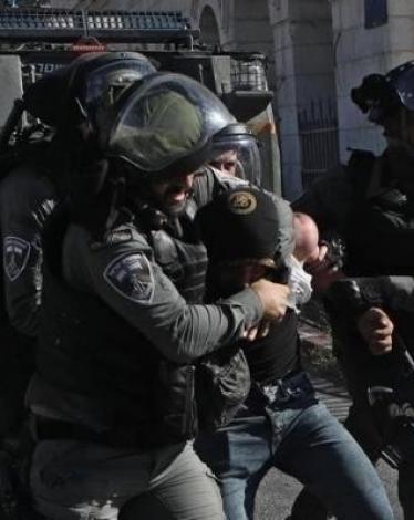 الاحتلال يعتقل فلسطينيا من رام الله