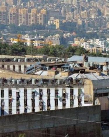 فرار 26 محكوماً من سجن في لبنان