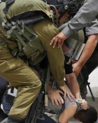 قوات الاحتلال تعتقل فتيين من بلدة سلوان بالقدس المحتلة