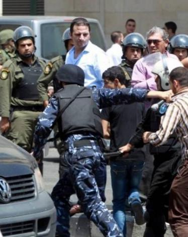 أهالي المعتقلين السياسيين ينددون باعتقالات أجهزة السلطة في جنين