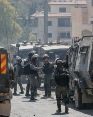 منظمة حقوقية: إغلاق منازل الفلسطينيين يرقى للعقاب الجماعي