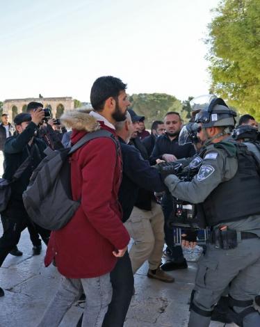 الاحتلال يقتحم عدة مناطق بالقدس