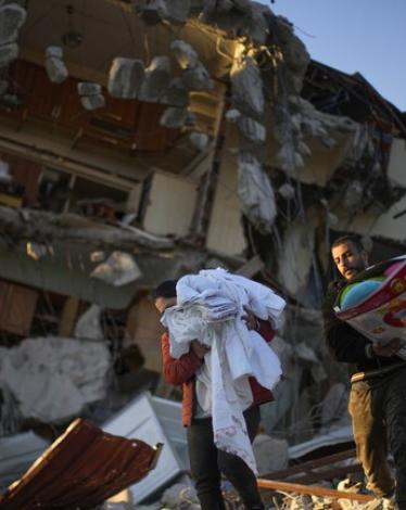 ارتفاع حصيلة ضحايا الزلزال في تركيا إلى 40642 قتيلا