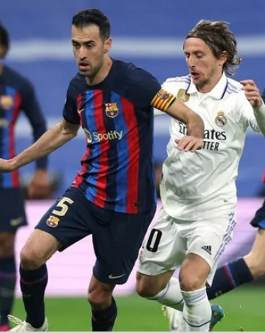 برشلونة يخوض الكلاسيكو بشعار خاص على قميصه.. تعرف عليه