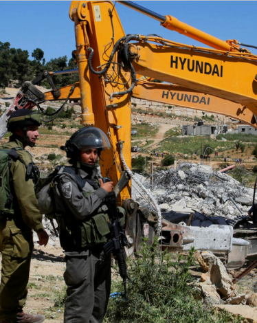 الاحتلال يخطر بوقف بناء 15 مسكنًا في أريحا