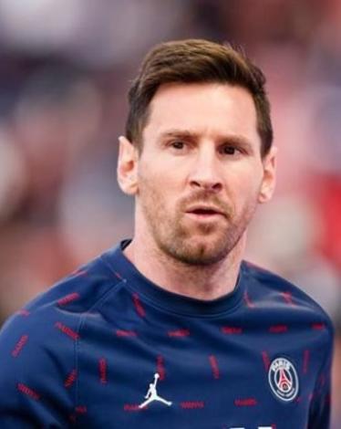والد ميسي يعلق على انتقال "ليو" إلى الهلال السعودي