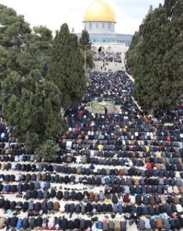 حماس: نعبّر عن فخرنا بجماهير شعبنا الذين شدّوا الرحال إلى الأقصى