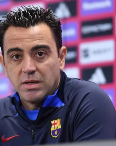 تشافي يحدد أول الراحلين عن برشلونة