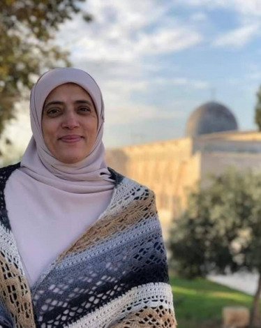 التعليم بالضفة تستدعي المرابطة خديجة خويص للتحقيق معها