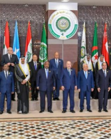 انطلاق أعمال القمة العربية الـ32 في جدة