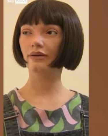 أول روبوت "بشري" بالعالم لتصميم منتجات بطابعة ثلاثية الأبعاد