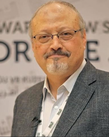 نجل خاشقجي ينشر صورة قديمة تجمعه بوالده.. وتعليقات