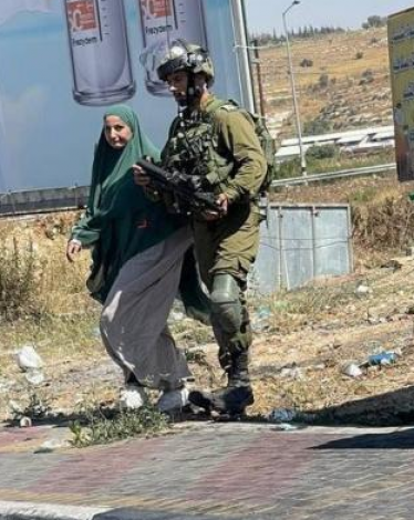 الاحتلال يعتقل فتاة فلسطينية شمال البيرة