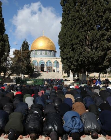 دعوات للحشد وإحياء الفجر العظيم في المسجد الأقصى غدًا الجمعة