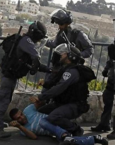 تمديد اعتقال ثمانية مقدسيين والحكم على شاب بالسجن