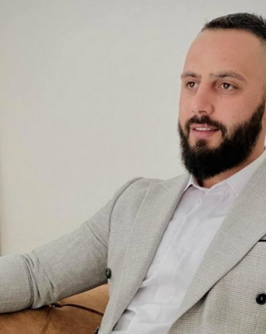 بعد حصاره لساعات.. أجهزة السلطة تعتقل المطارد للاحتلال عدي الشحروري في طوباس